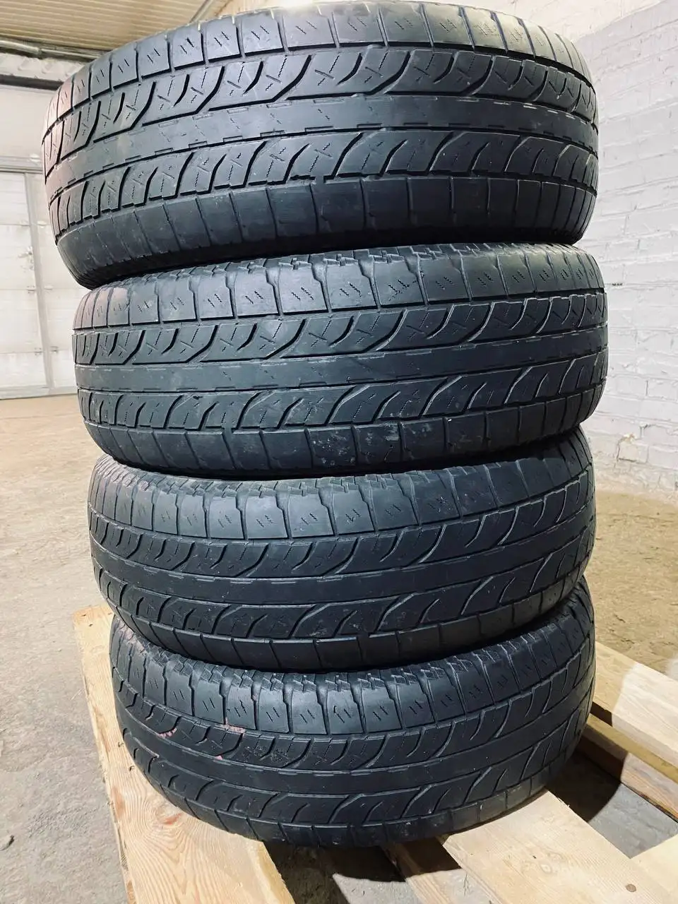 Продам летнюю резину YOKOHAMA 225/65/17 - Шины и диски (Авто) в Иркутск