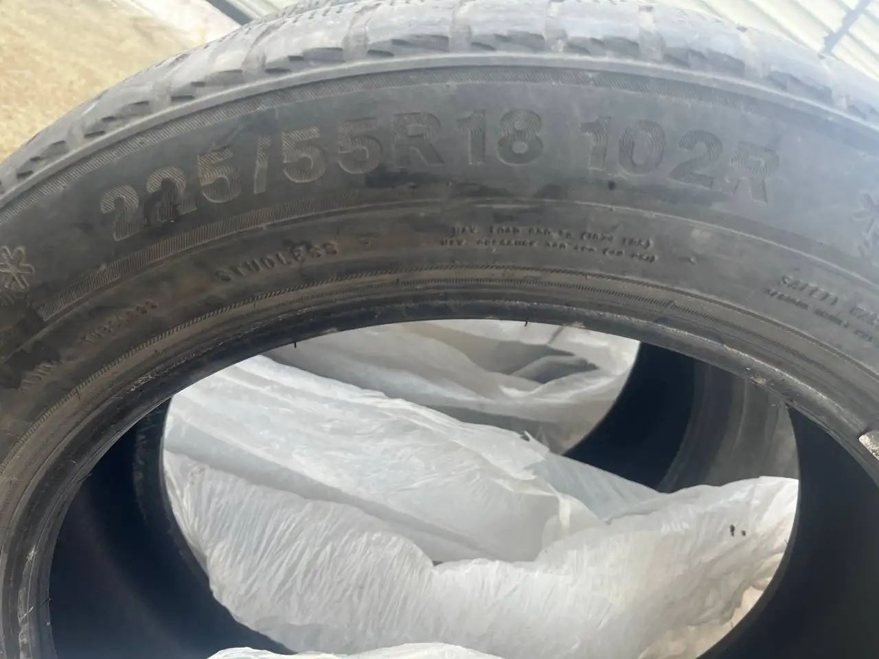 Шина 225/55/18 без дефектов - Шины и диски (Авто) в Иркутск