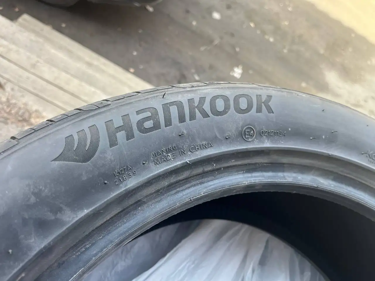 Продам летнюю резину HANKOOK 235/50/R19 - Шины и диски (Авто) в Иркутск