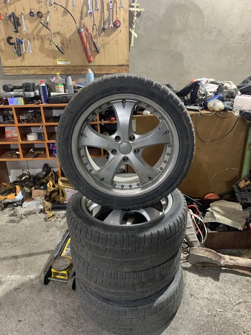 Продажа зимней резины R18 - Шины и диски (Авто) в Иркутск