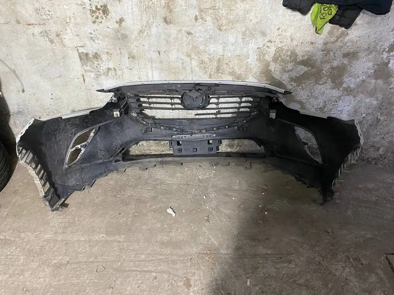 Продам бампер и рамку радиатора Mazda CX-3 2016 - Кузовные детали (Авто) в Иркутск