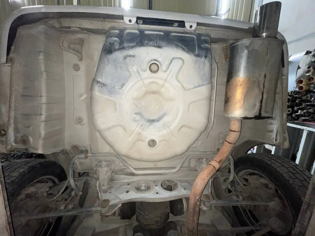 Разбор Honda Tourer S: обвесы (кроме губы), крышка багажника, двери - Запчасти (Авто) в Иркутск