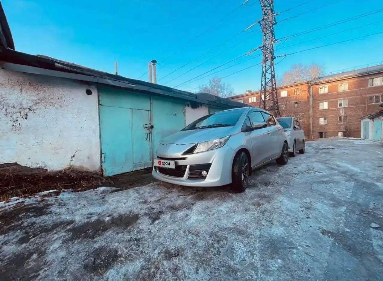 Toyota Vitz 2012 - Легковые автомобили (Авто) в Иркутск