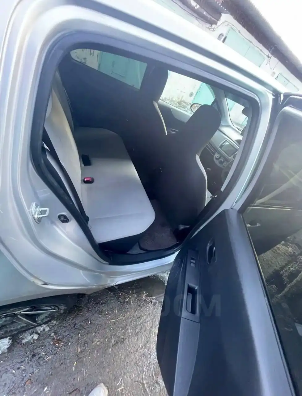 Toyota Vitz 2012 - Легковые автомобили (Авто) в Иркутск