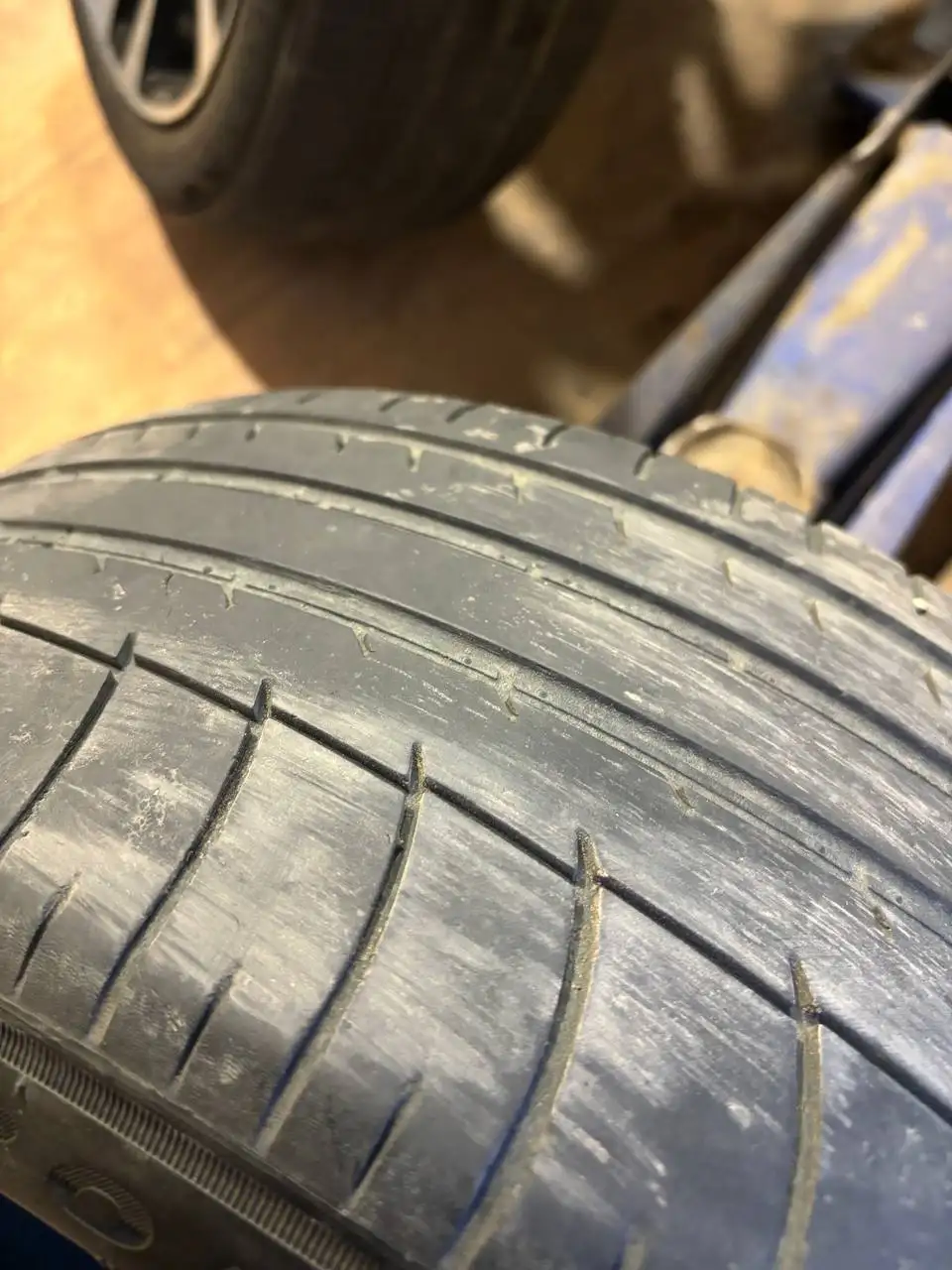 Продам летнюю резину Triangle 215/50 R17 - Шины и диски (Авто) в Иркутск