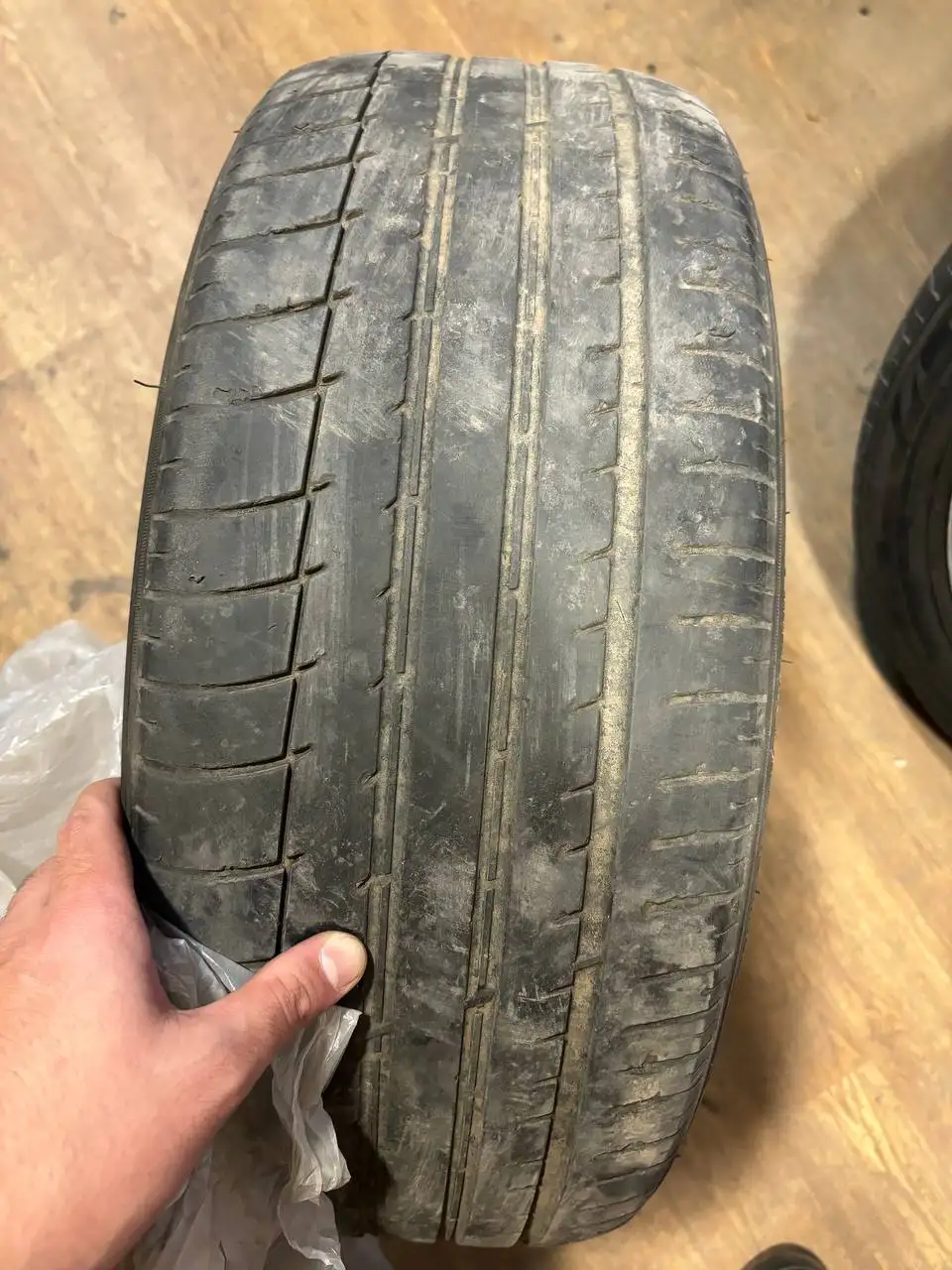 Продам летнюю резину Triangle 215/50 R17 - Шины и диски (Авто) в Иркутск