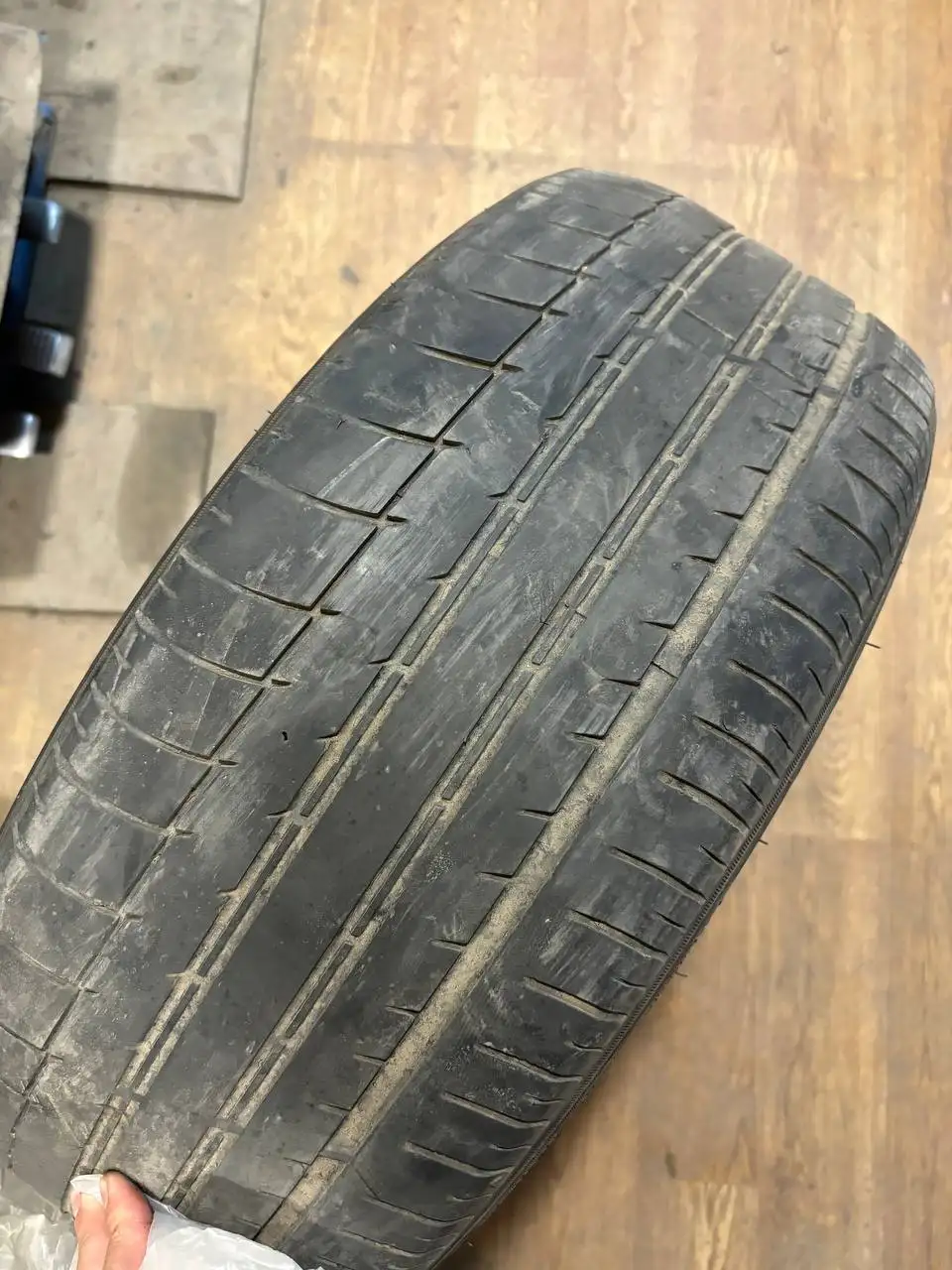 Продам летнюю резину Triangle 215/50 R17 - Шины и диски (Авто) в Иркутск
