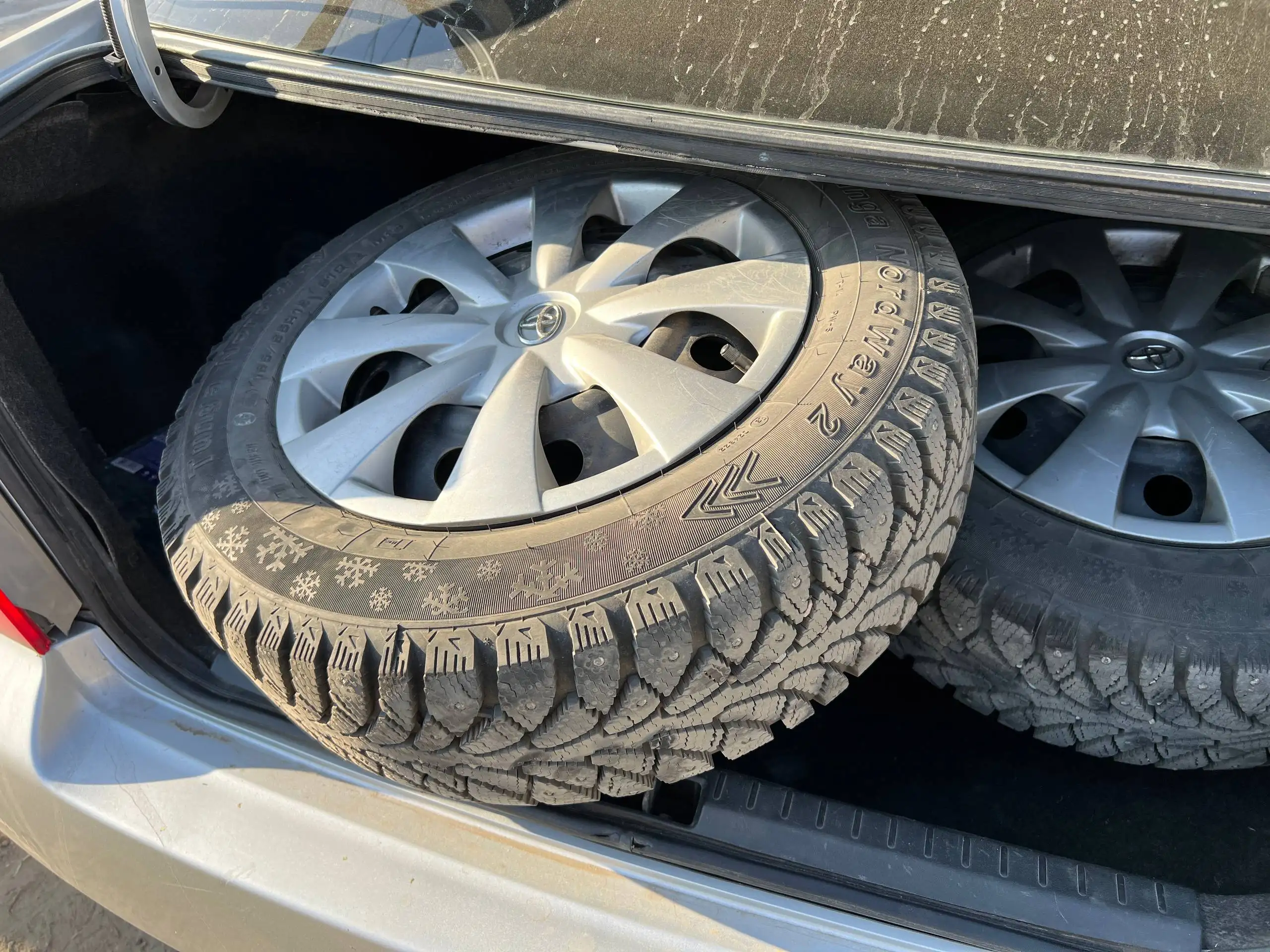 Штампы сверловка 4/100 R15 + новая зимняя шипованная резина - Шины и диски (Авто) в Иркутск