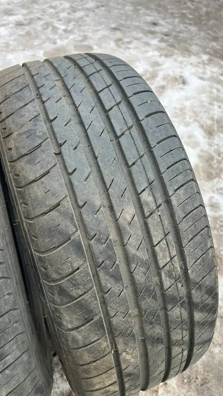 Продам комплект летней резины 225/45/18 - Шины (Авто) в Иркутск