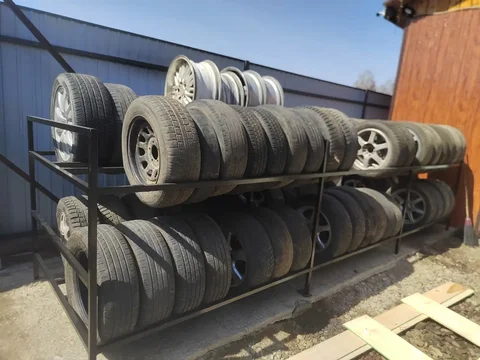 Продажа колес и шин R15-R17 - Автозапчасти и документы в Иркутск