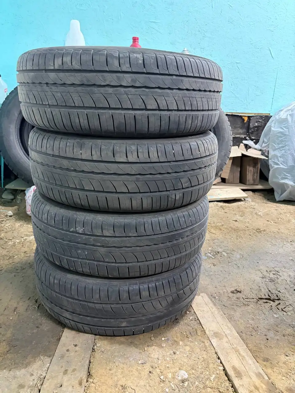 Продам резину Pirelli R16 195/55 - Шины (Авто) в Иркутск