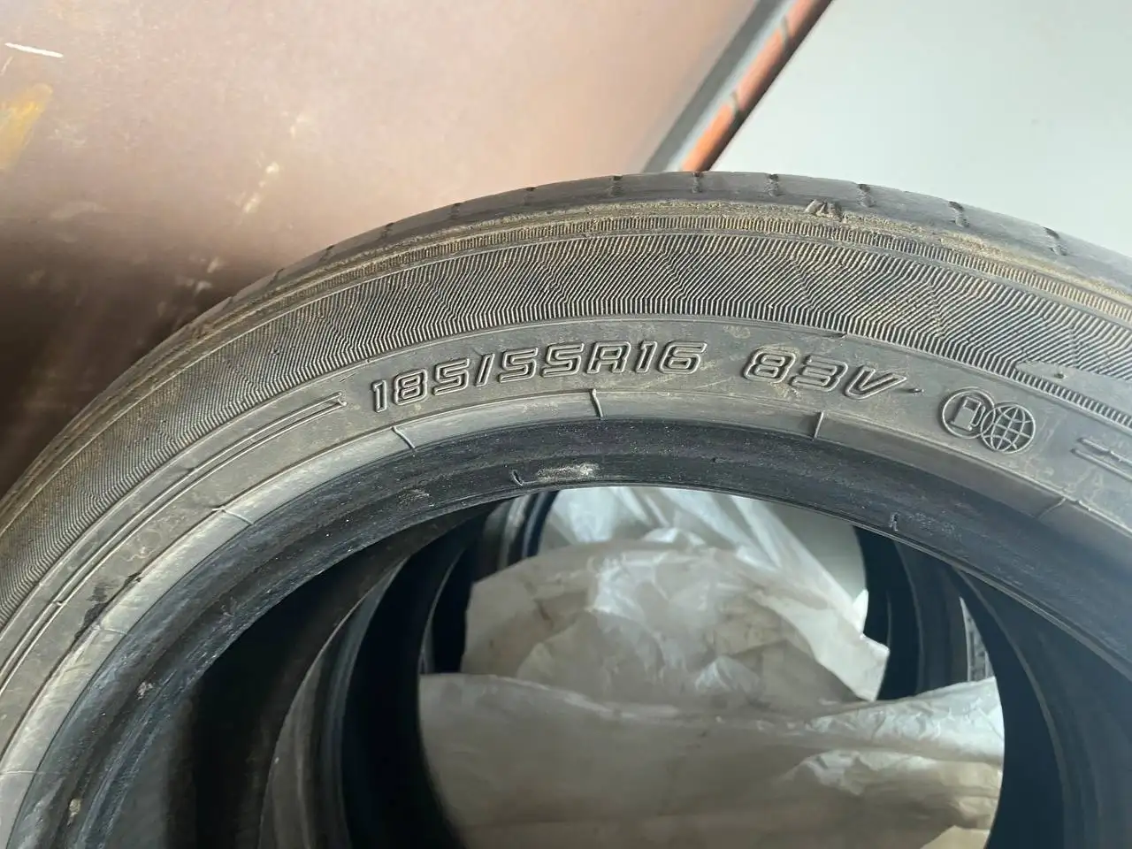 Продам летнюю резину 195/55 R16 - Шины и диски (Авто) в Иркутск