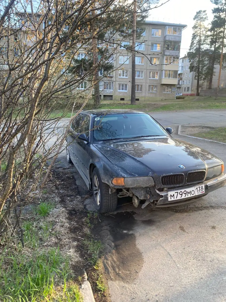 Продам автомобиль с двигателем 5.4 - Легковые автомобили (Авто) в Саянск