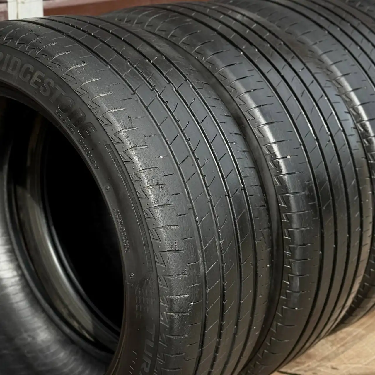 Продам летнюю резину Bridgestone R17 225/45 - Шины и диски (Авто) в Иркутск