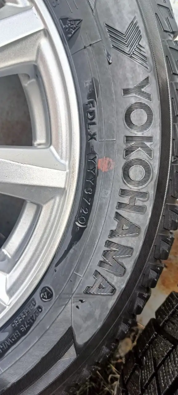 Продам комплект зимних колес 185/65R15 - Шины и диски (Авто) в Иркутск