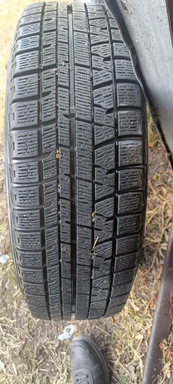 Продам комплект зимних колес 185/65R15 - Шины и диски (Авто) в Иркутск