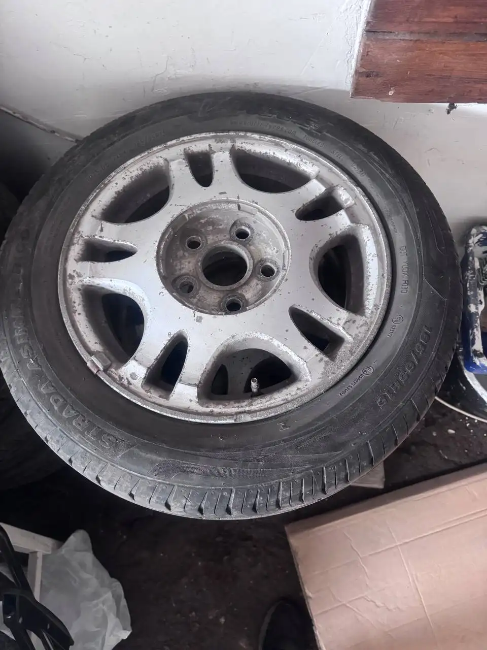 Колеса R15 5/114.3 и резина на докат 185/65 R15 - Шины и диски (Авто) в Иркутск