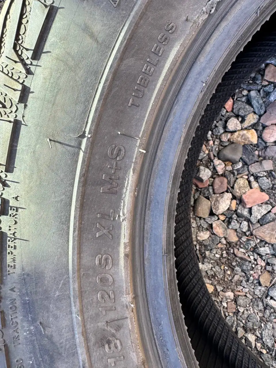 Продам комплект резины 285/60/18 на ТЛК 100-200 - Шины и диски (Авто) в Иркутск