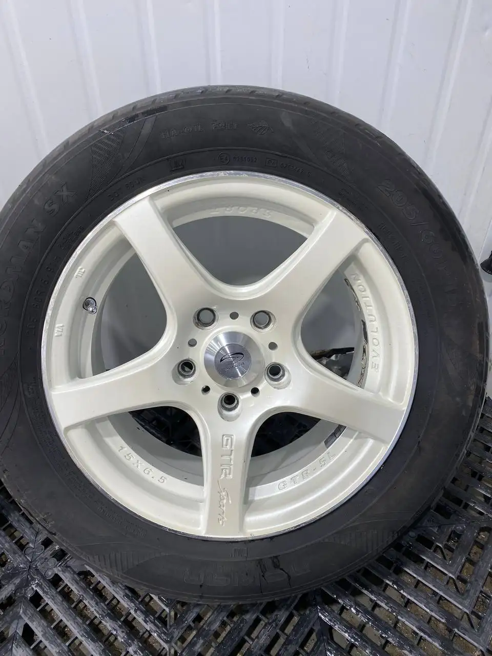 Продам комплект литья 5*114.3 с резиной - Диски и шины (Авто) в Иркутск