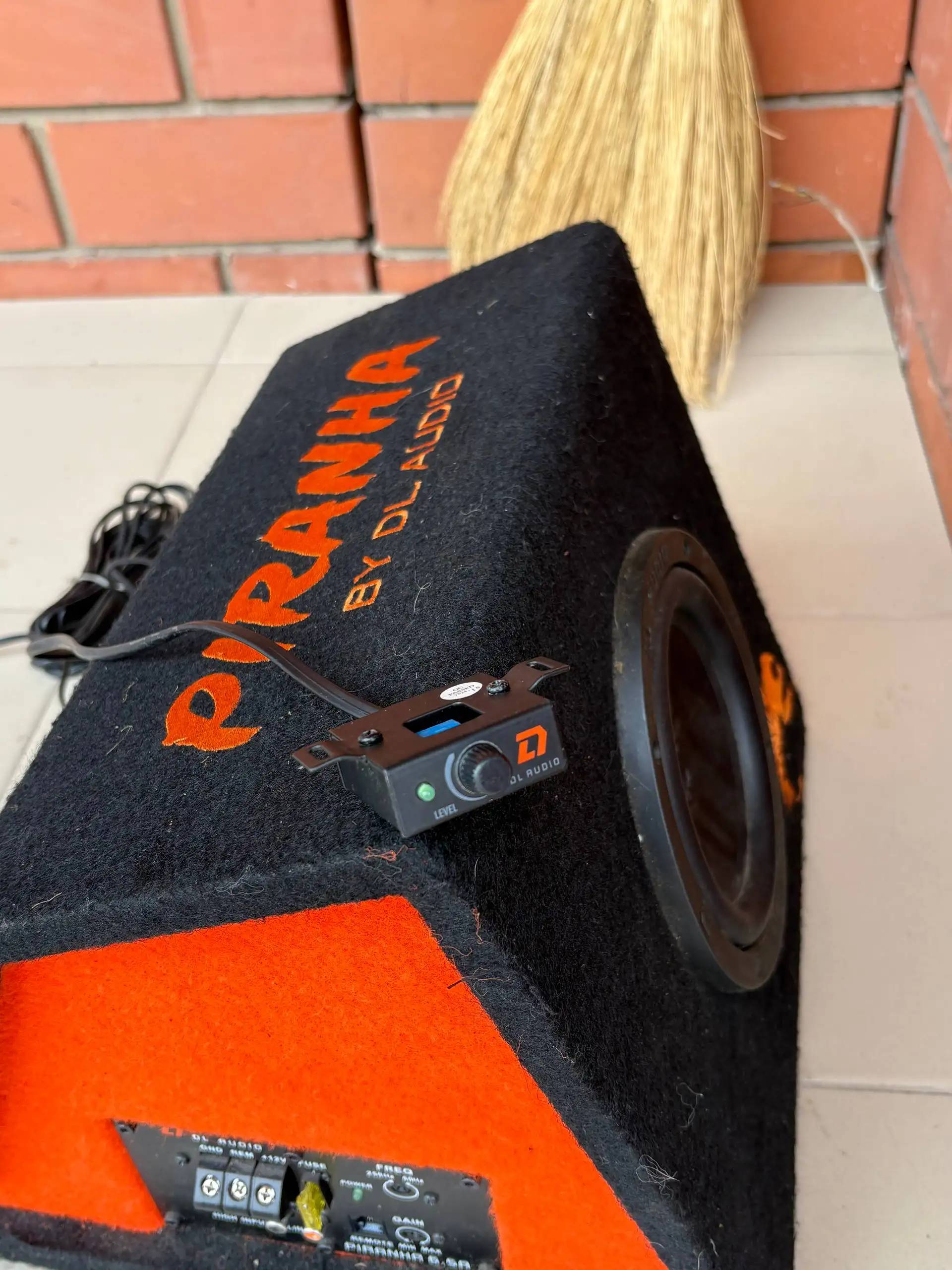 Саб Piranha 8A - Авто в Иркутск