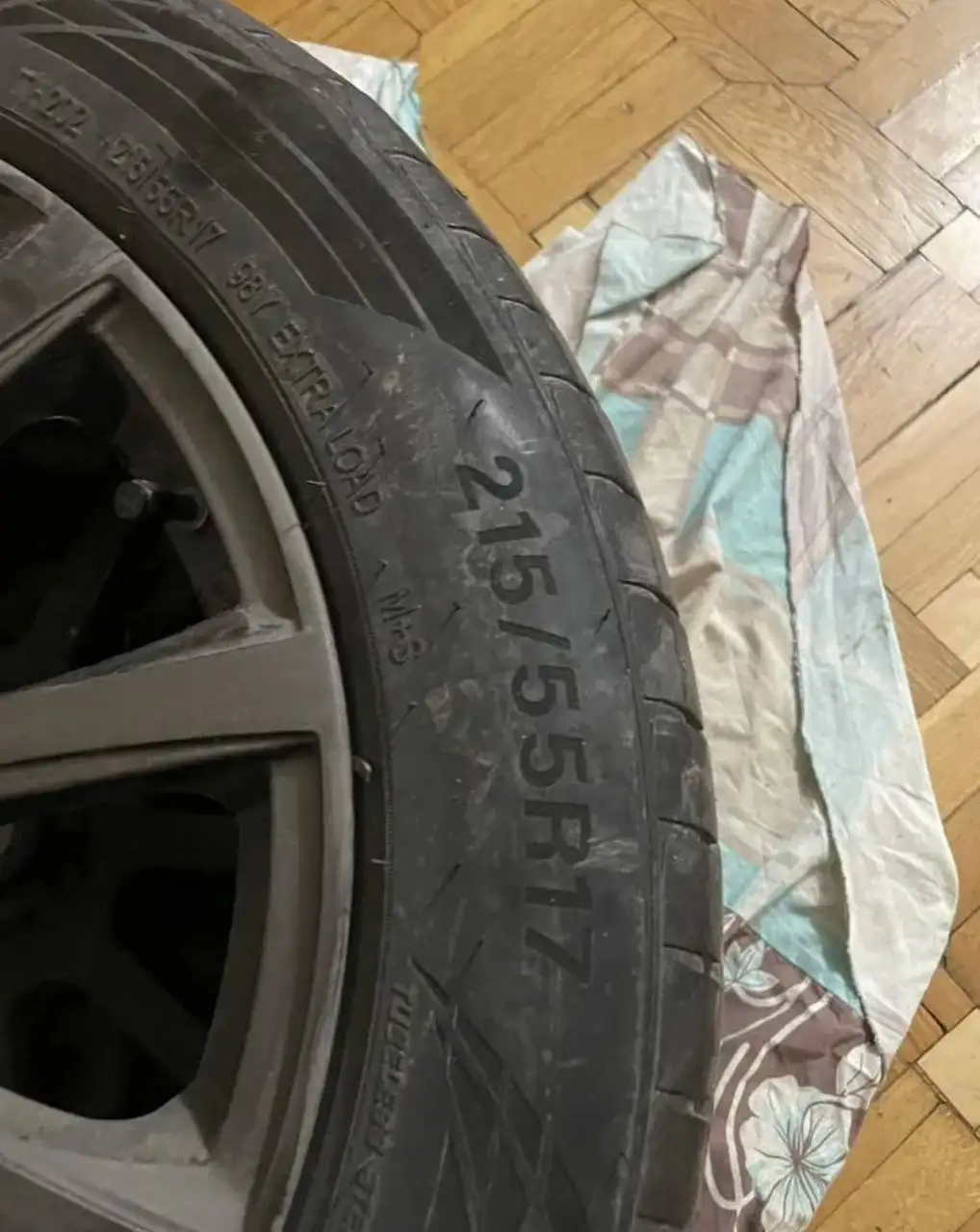 Продажа колеса 215/55R17 91W - Шины (Авто) в Иркутск