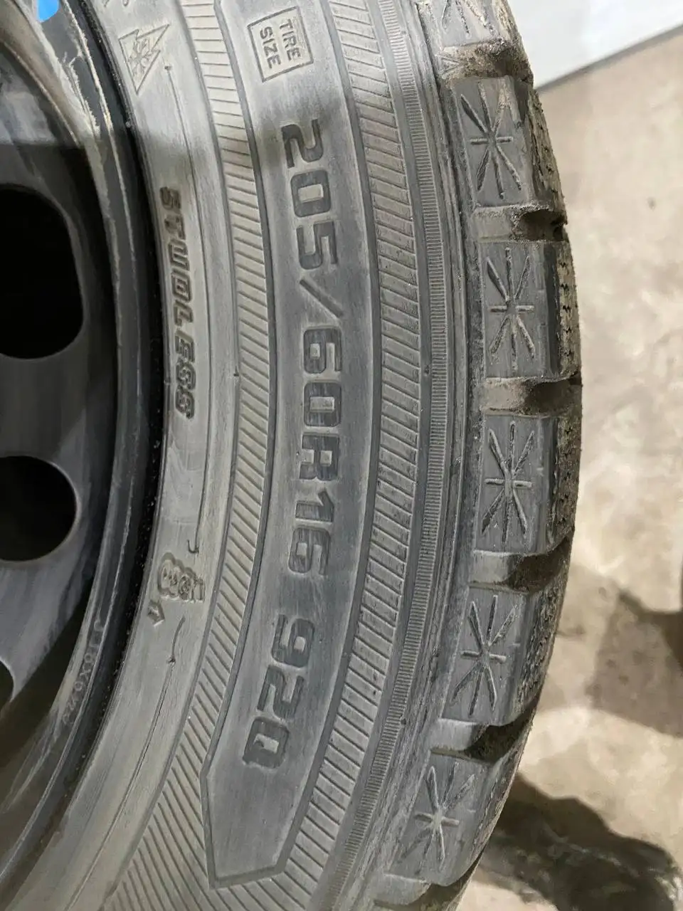 Продам 5 шин R16 на штампах - Шины и диски (Авто) в Иркутск