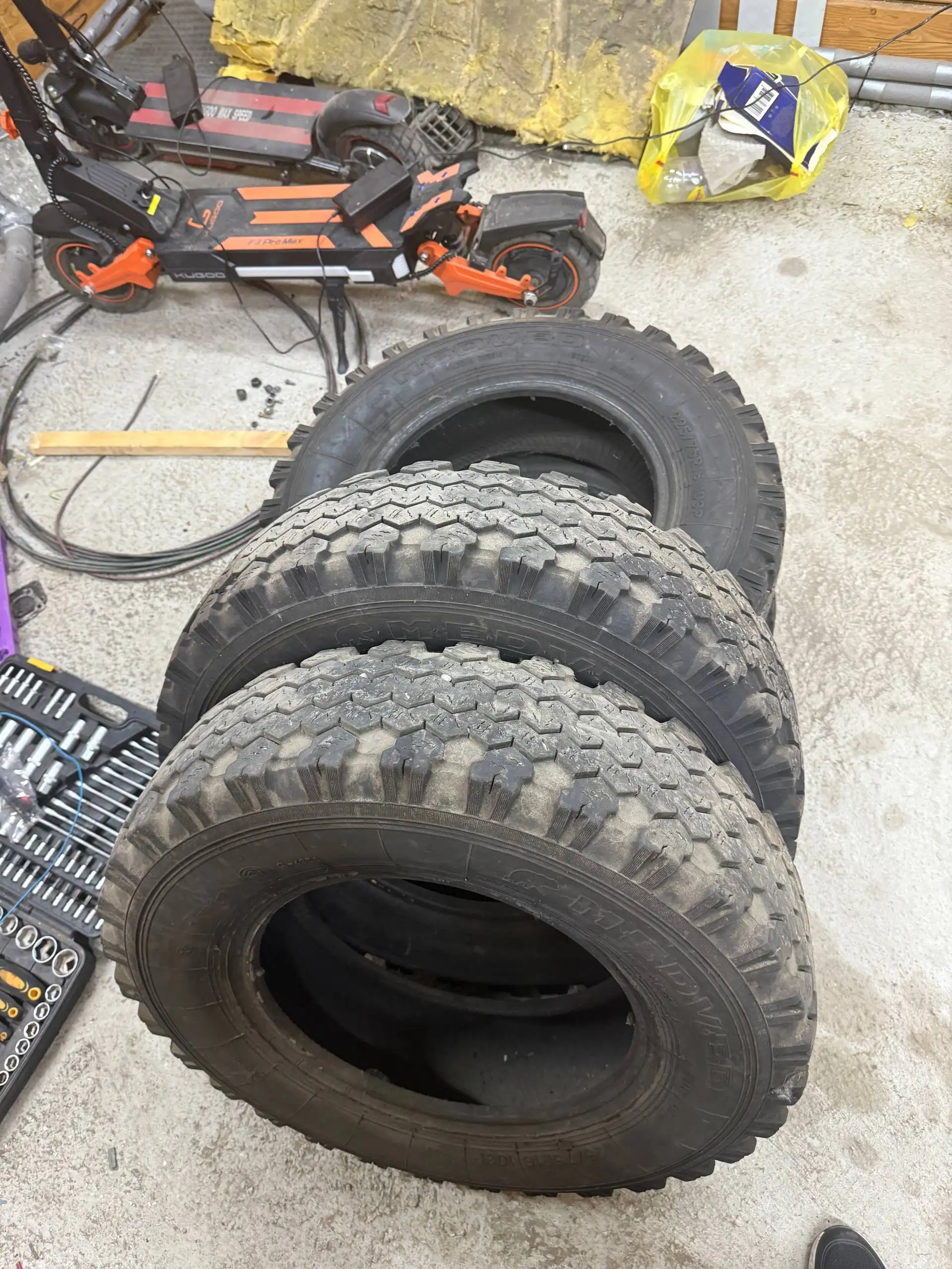 Продам резину Медведь 225/75R16 - Шины и диски (Авто) в Хомутово