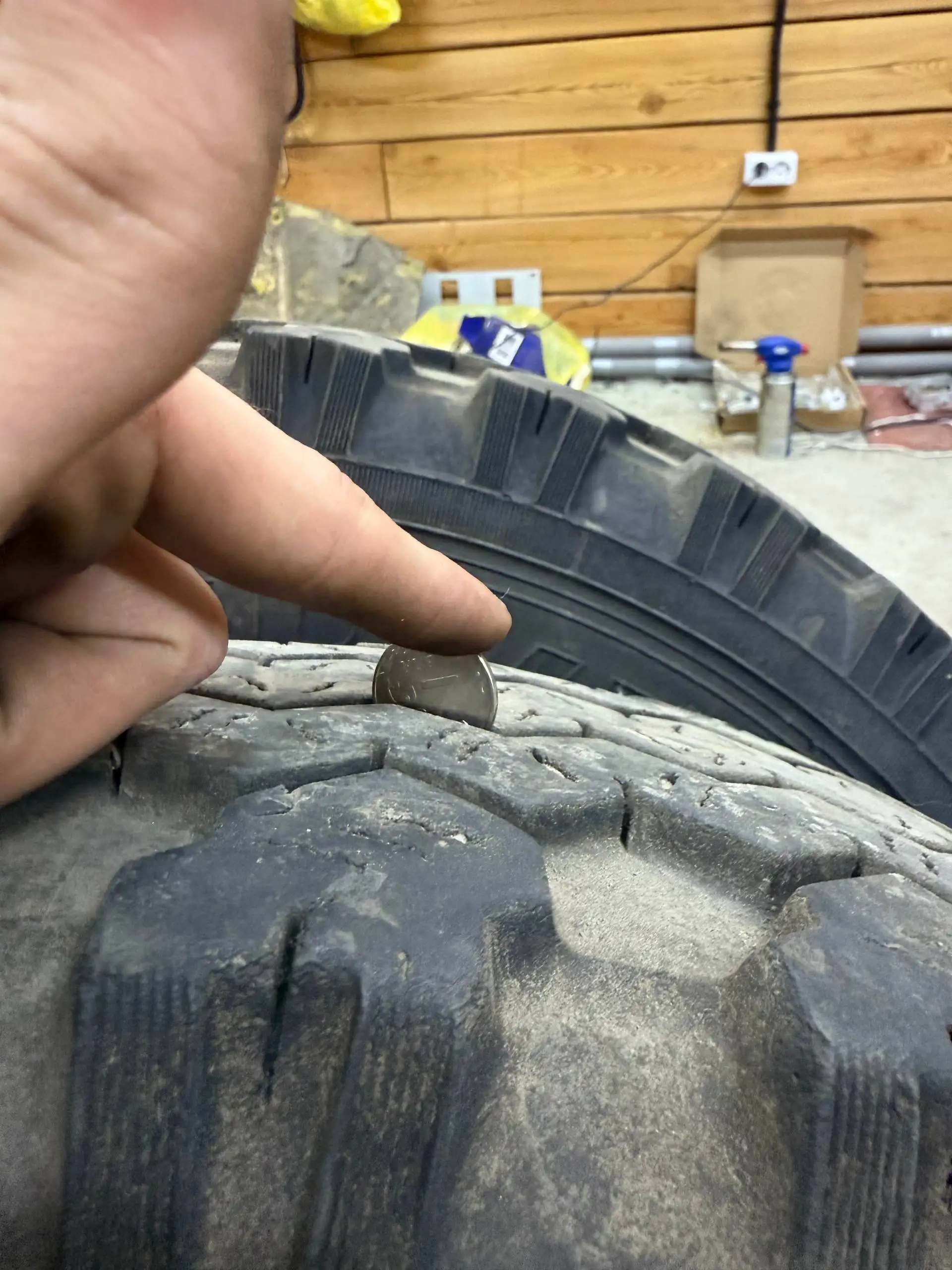 Продам резину Медведь 225/75R16 - Шины и диски (Авто) в Хомутово