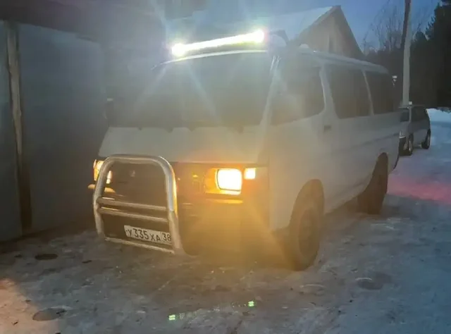 Toyota HIACE 1996 2.5 дизель - Колпаки в Иркутск
