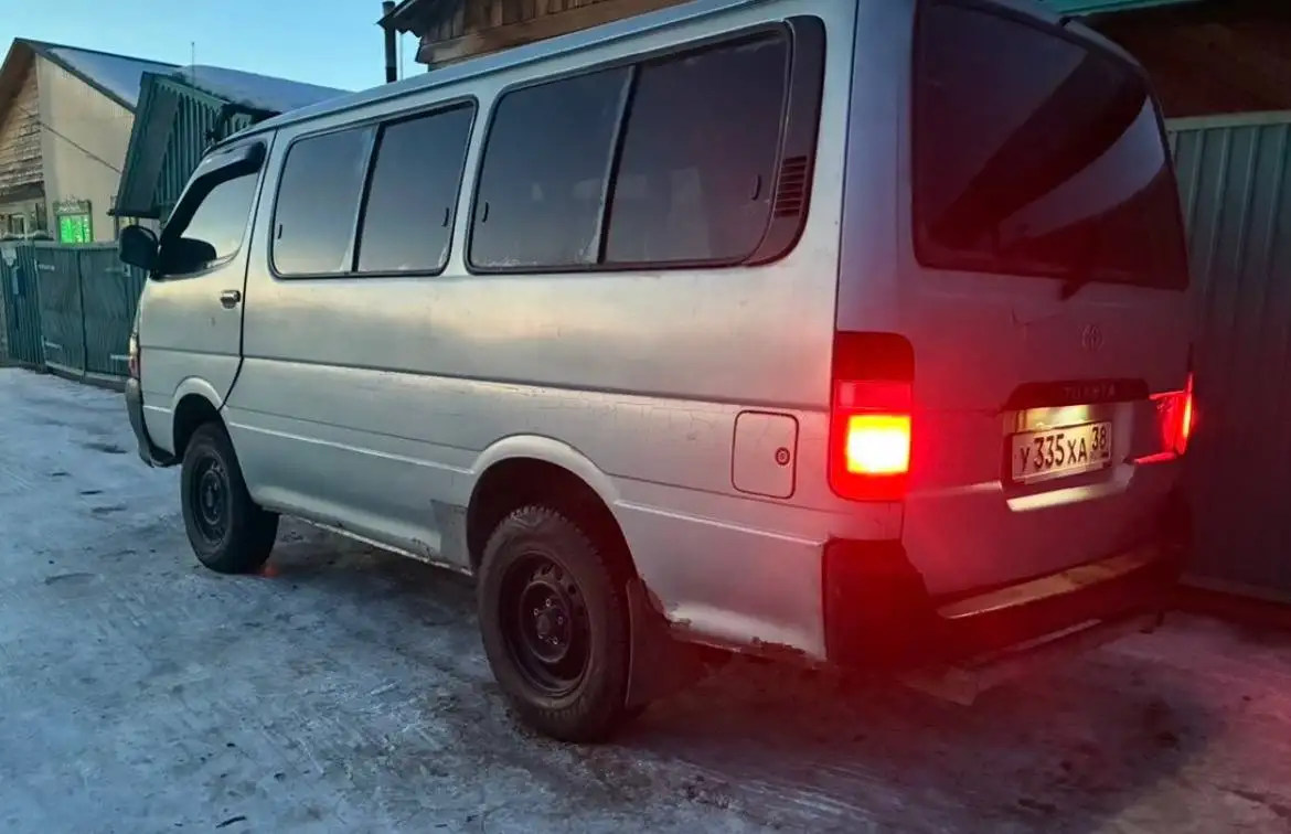Toyota HIACE 1996 2.5 дизель - Микроавтобусы (Авто) в Иркутск