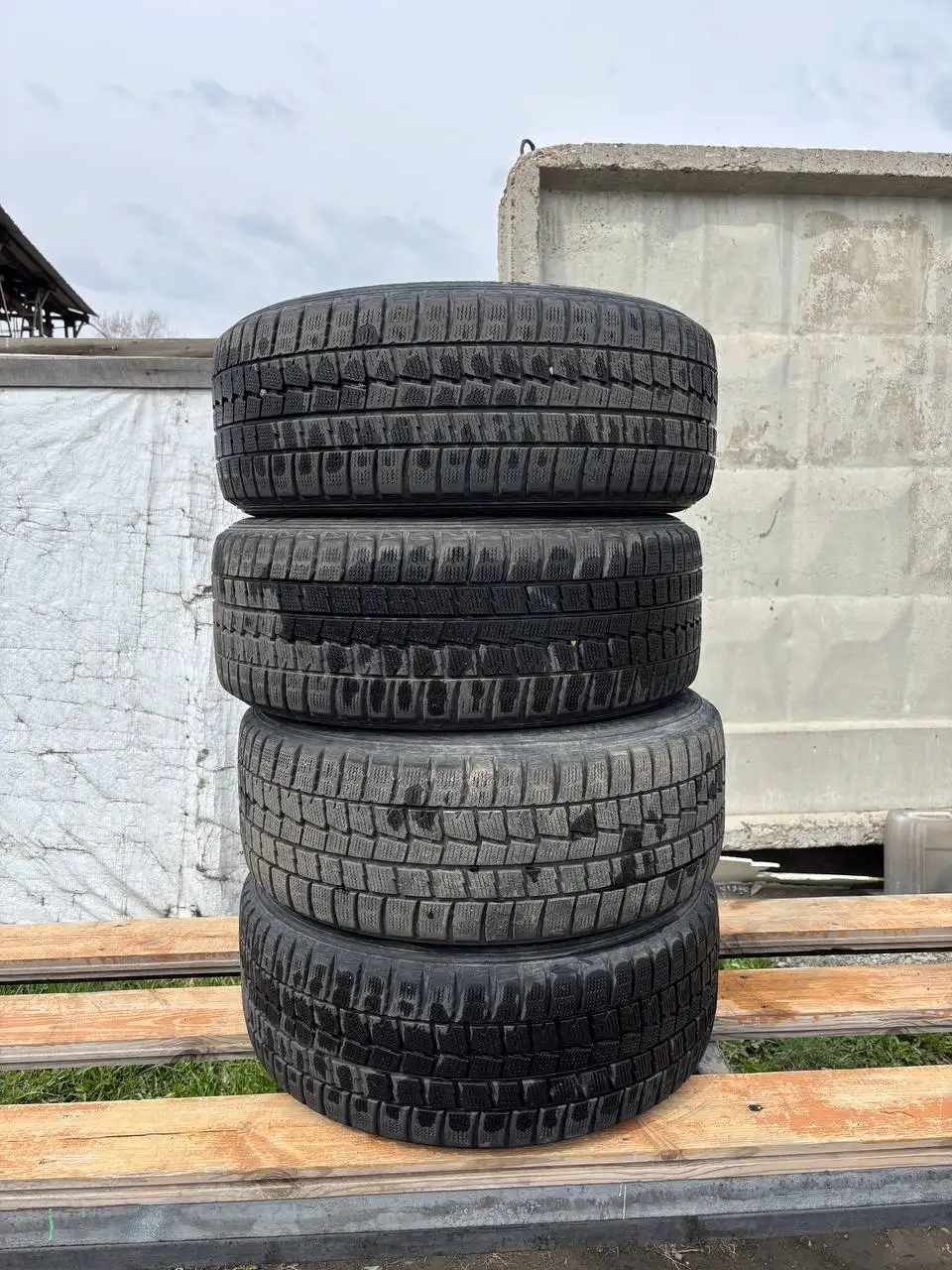 Зимние шины 225/50 R17 - Авто в Иркутск
