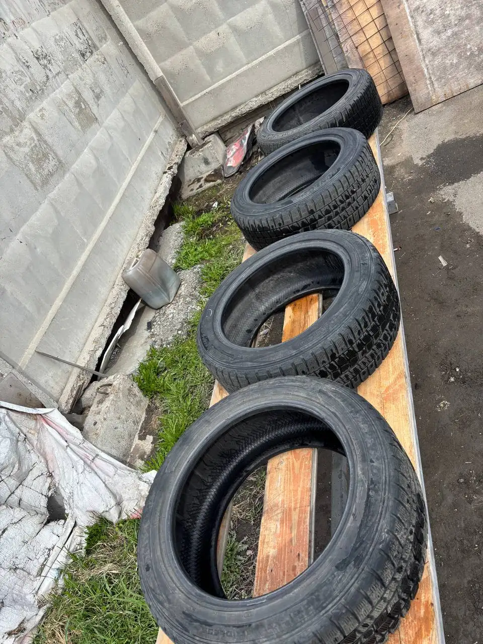 Зимние шины 225/50 R17 - Авто в Иркутск