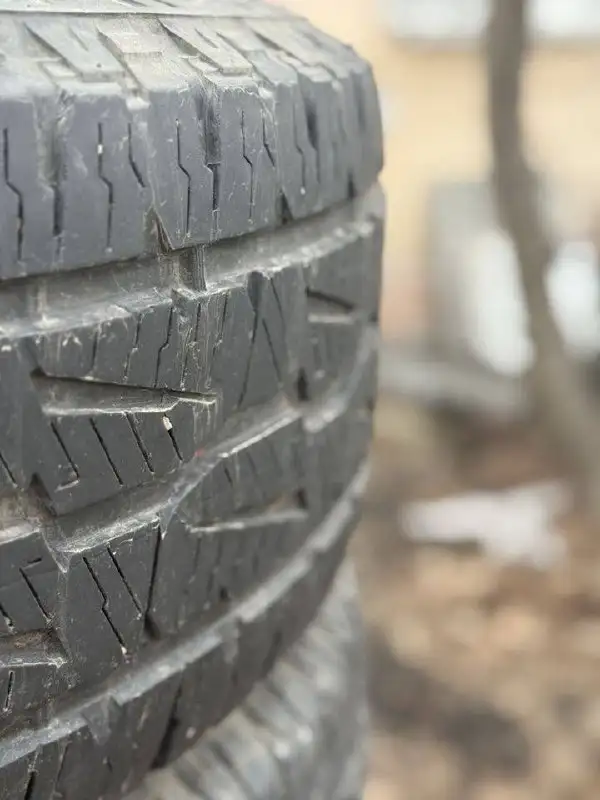 Шины 275/65R17 в отличном состоянии - Шины (Авто) в Ангарск
