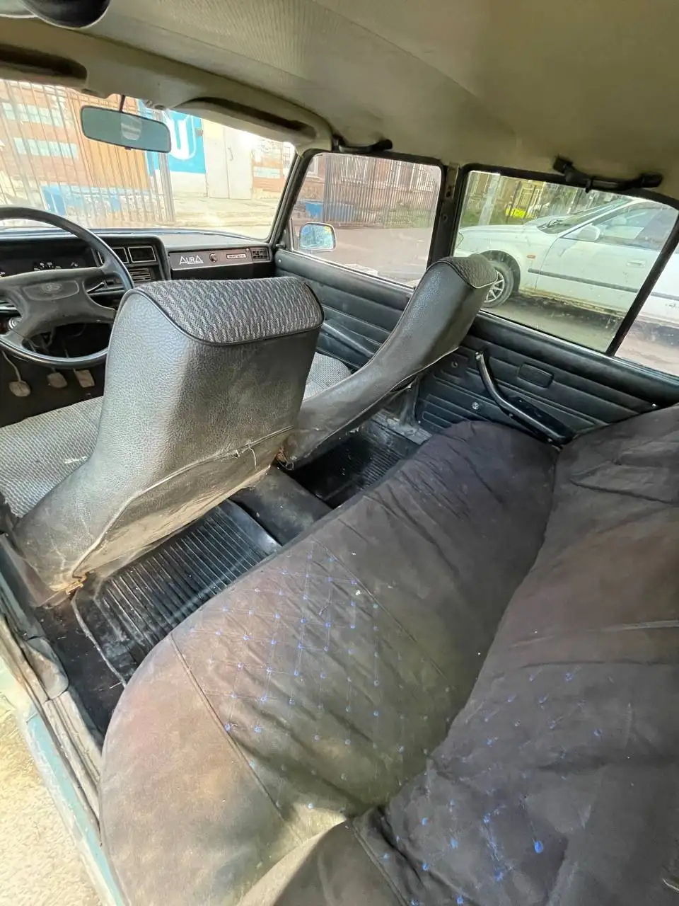 Автомобиль 1998 г.в. на ходу - легковой автомобиль (Авто) в Иркутск