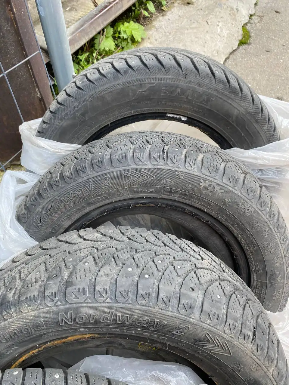 Продам шипованную резину R14 175/65 - Шины (Авто) в Иркутск