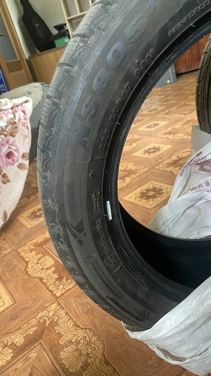 Зимняя резина 225/50/17 - Шины (Авто) в Иркутск