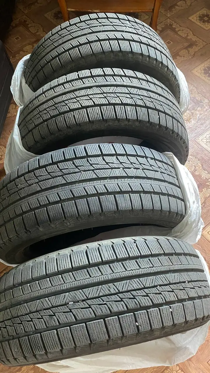 Зимняя резина 225/50/17 - Шины (Авто) в Иркутск