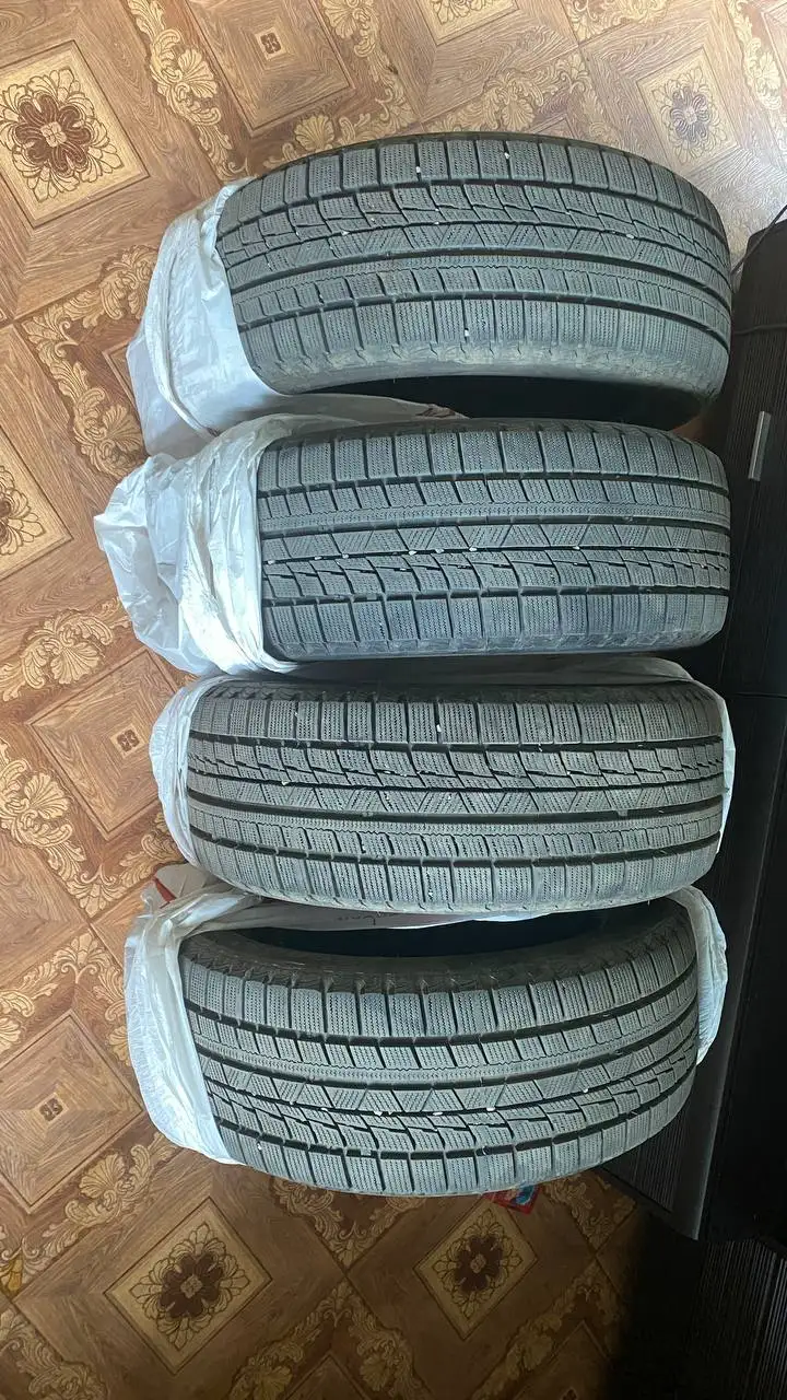 Зимняя резина 225/50/17 - Шины (Авто) в Иркутск