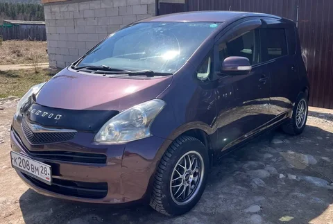 Toyota Ractis 2010 - Сиденья в Иркутск