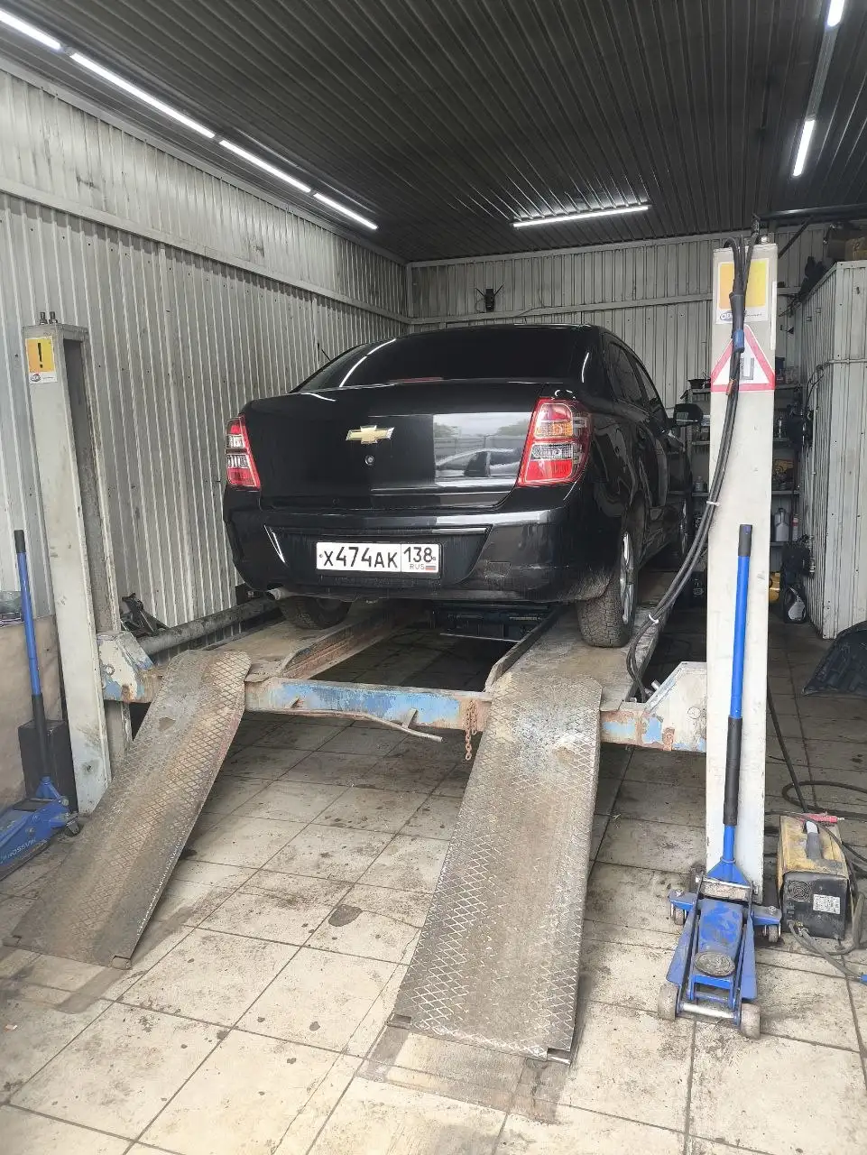 Продам подъемник - Автосервисное оборудование (Авто) в Иркутск
