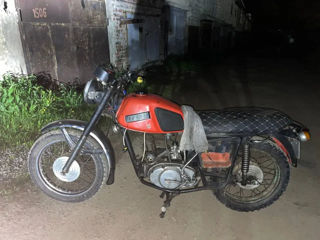 Продам ИЖ Юпитер 5 - Сиденья в Иркутск