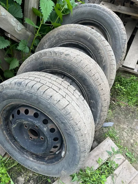 Продам комплект колес - Автозвук и электроника в Иркутск
