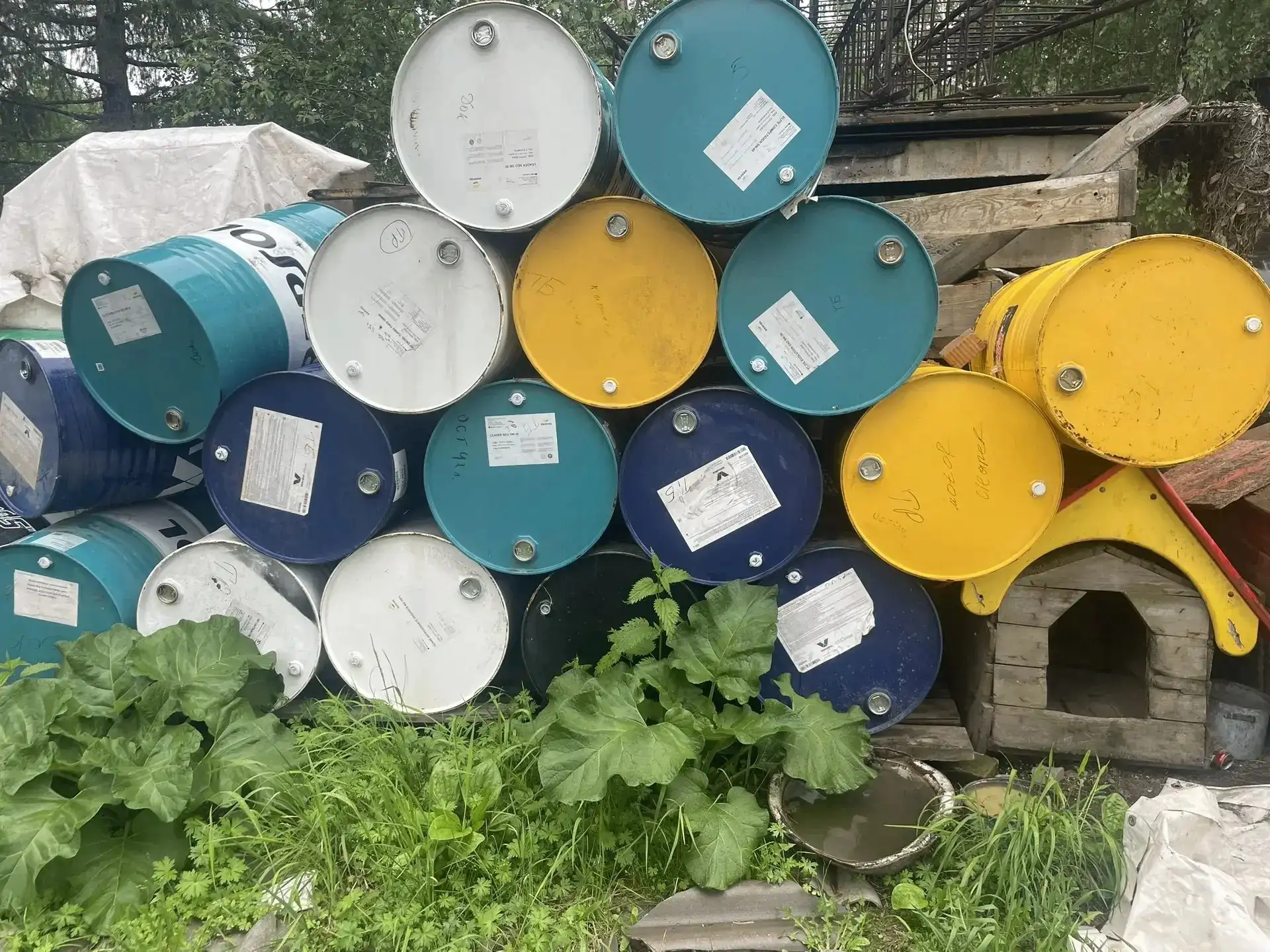 Продам бочки и канистры с маркировкой - Топливная тара (Запчасти) в Иркутск