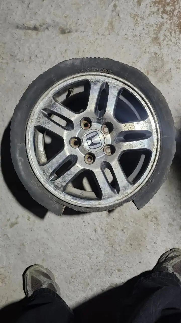 Продам части мотора Nissan QR25DE и литье Honda R15 - Запчасти (Авто) в Иркутск