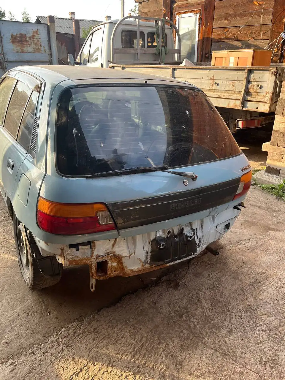 Продам Toyota Starlet четырехдверку - Легковые автомобили (Авто) в Усолье-Сибирское