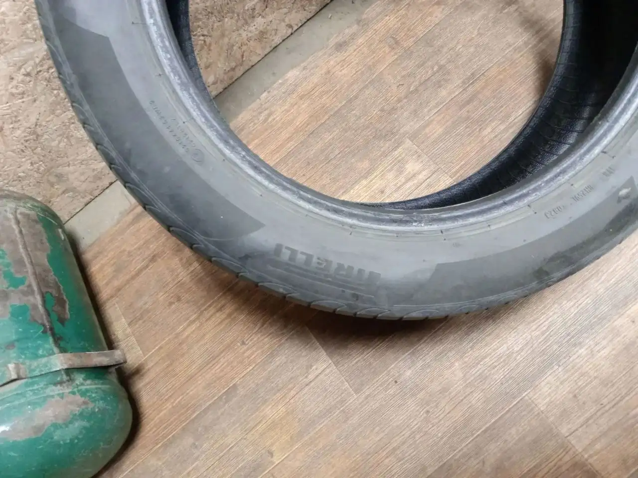 Шины 215/55R18 6000 руб - Шины (Запчасти) в Иркутск