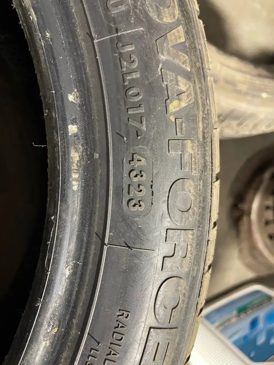 Продам 2 шины 185/55 R16 - Шины (Авто) в Иркутск