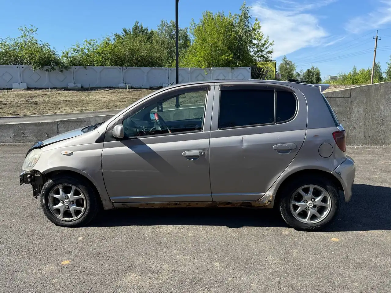 Toyota Vitz 2001 - Авто в Иркутск