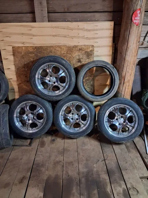 Продам шины 205/55 R16 и R18 - Колёсные диски в Иркутск