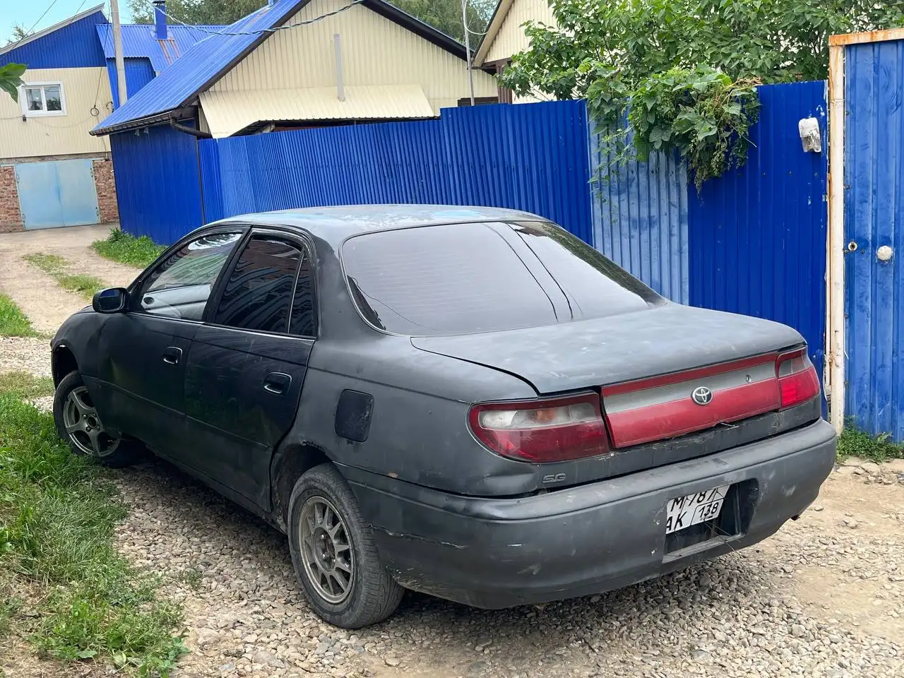 Тойота Карина 1993 г.в. - Легковой автомобиль (Авто) в Иркутск